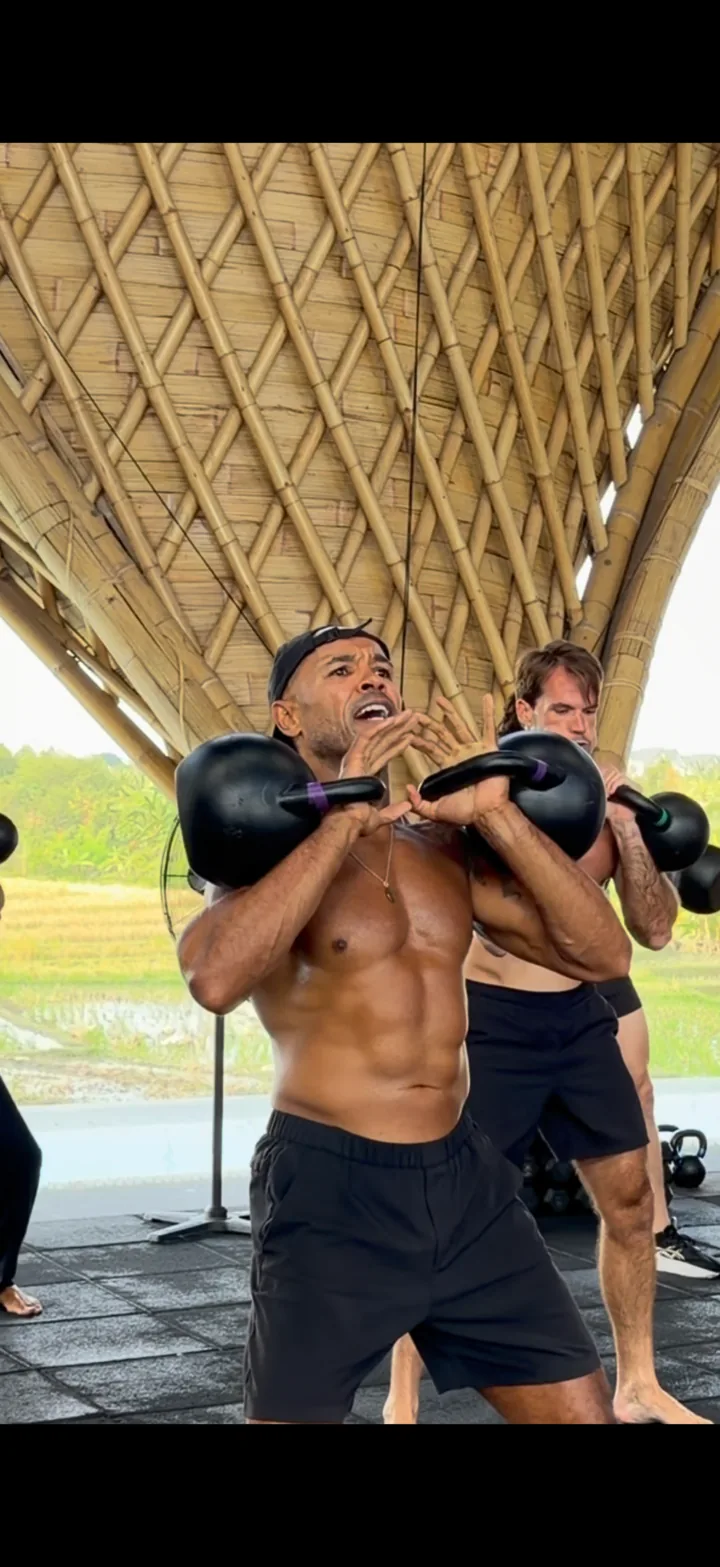 Coach Damo leading a kettlebell session